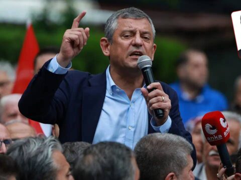 Chpnin secilmis kadrolarindan yeni parti hazirligi carsambayi bekleyin pyvAiOaO.jpg