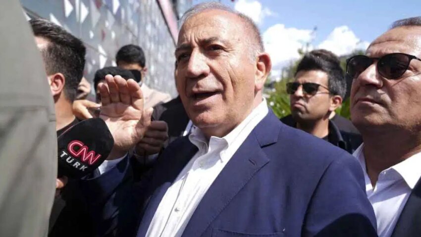 Chpye atanan gursel tekin duyurdu 7 ilce baskani ve yonetimi gorevden alindi V5uBs3ZQ.jpg