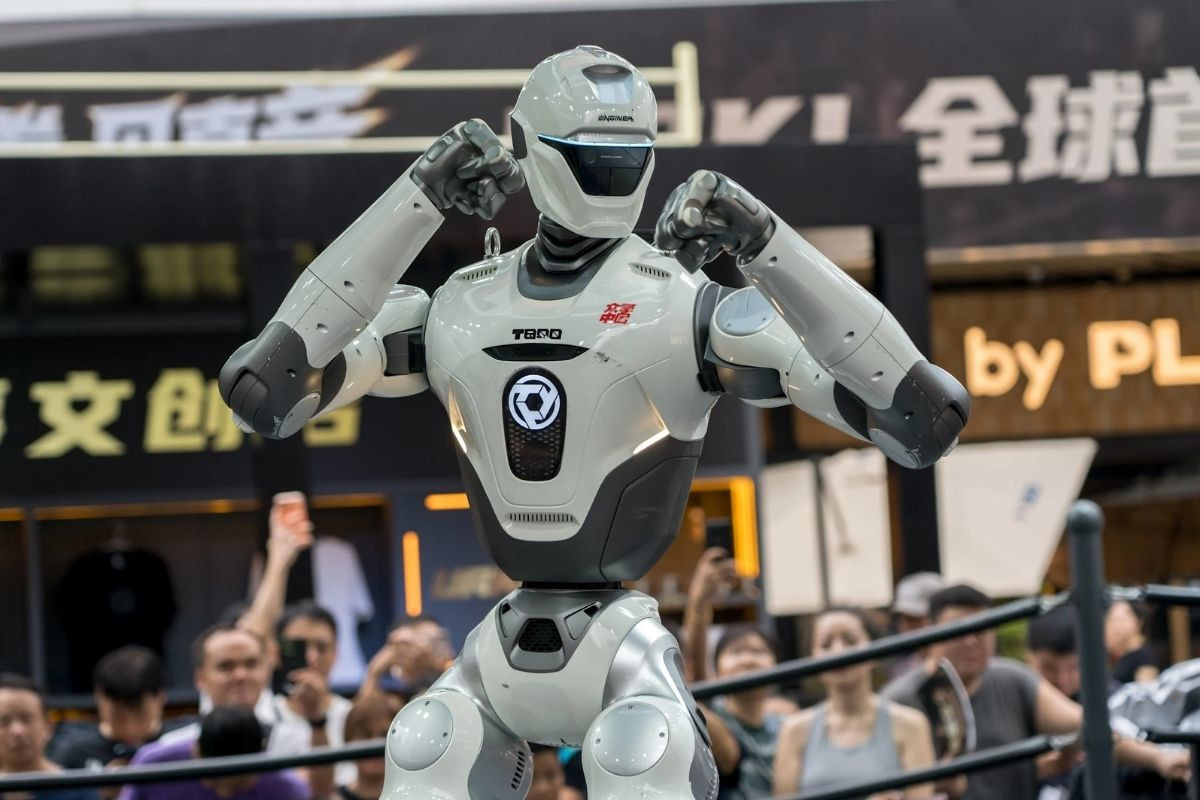 Çin’de dünyanın ilk insansı robot dövüş turnuvası düzenlendi