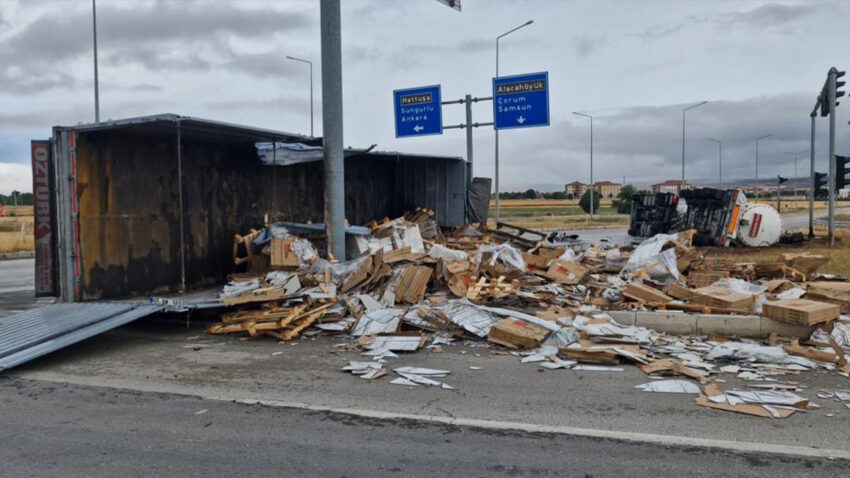 Corumda tir ile tankerin carpisti2 yarali yBbxRL2V.jpg