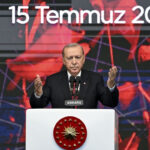 Cumhurbaskani erdogan genci yaslisi kadini erkegiyle 15 temmuz gecesi milletimiz muazzam bir destan yazmistir v35wQwI3.jpg