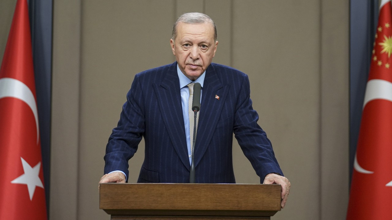 Cumhurbaskani erdogandan eski katar emiri icin taziye mesaji XREj2EZb.jpg