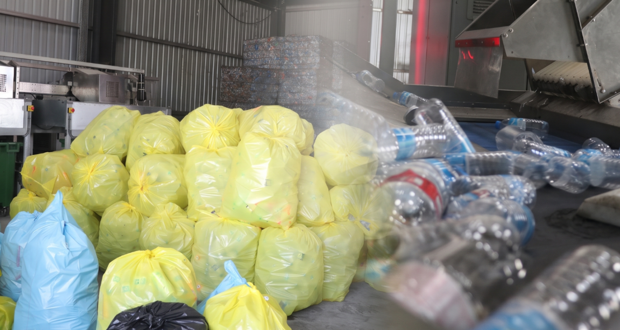 Çuvallarla götürenlerin hepsi geri döndü: Meğer o şişeler para etmiyormuş