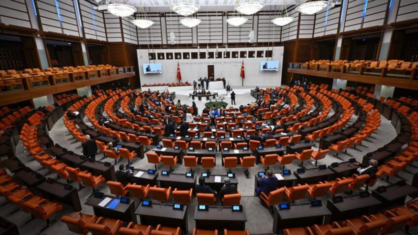 Daha once gorulmemis plan dikkat ceken iddia 10 vekil daha parti degistirecek kLUxuxPV.jpg