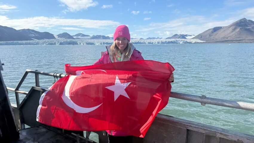 Deniz kayadelen kuzey kutbunda yuzen ilk turk oldu Oz2QuBg4.jpg