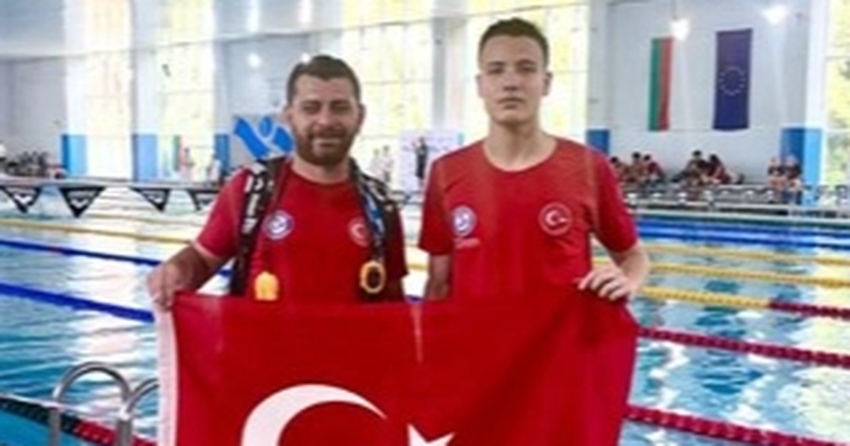 Denizli buyuksehir belediyesporlu yuzuculer altin madalyalari topladi hDkX9hb8.webp