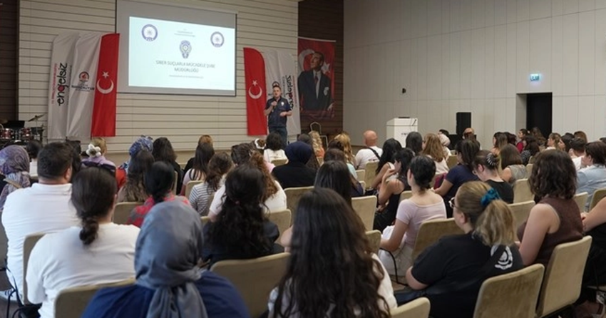 Denizlide bagimlilik ve siber suclarla mucadele ele alindi eTlKrRgR.webp