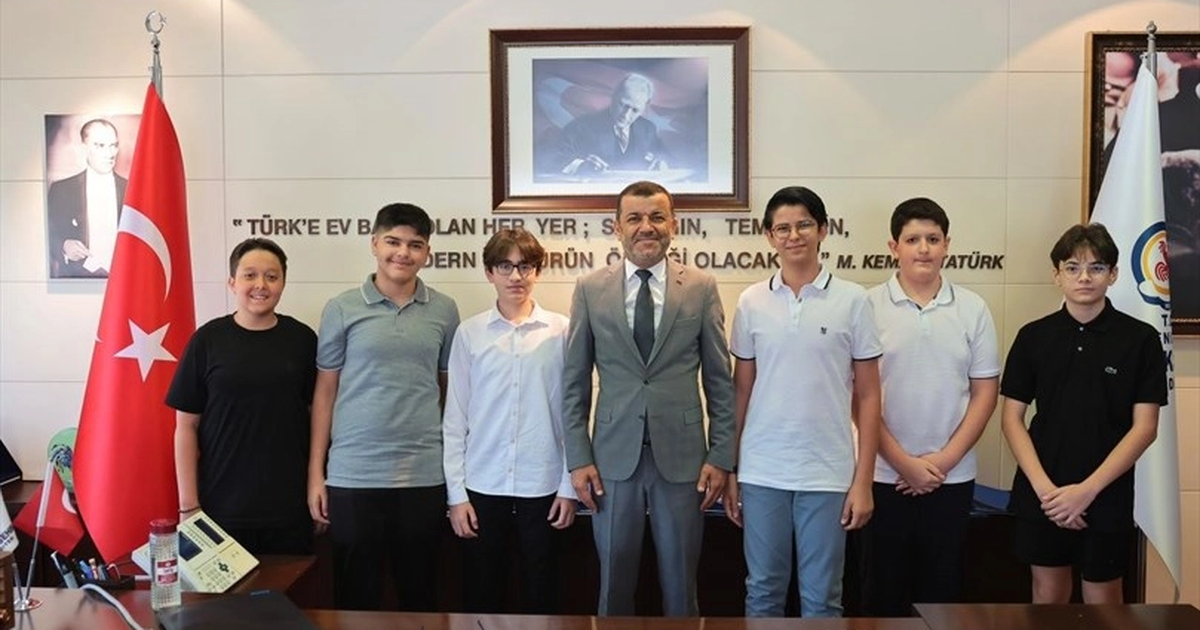 Denizlide baskan cavusoglu lgs sampiyonlarini agirladi dOfCZa8Q.webp