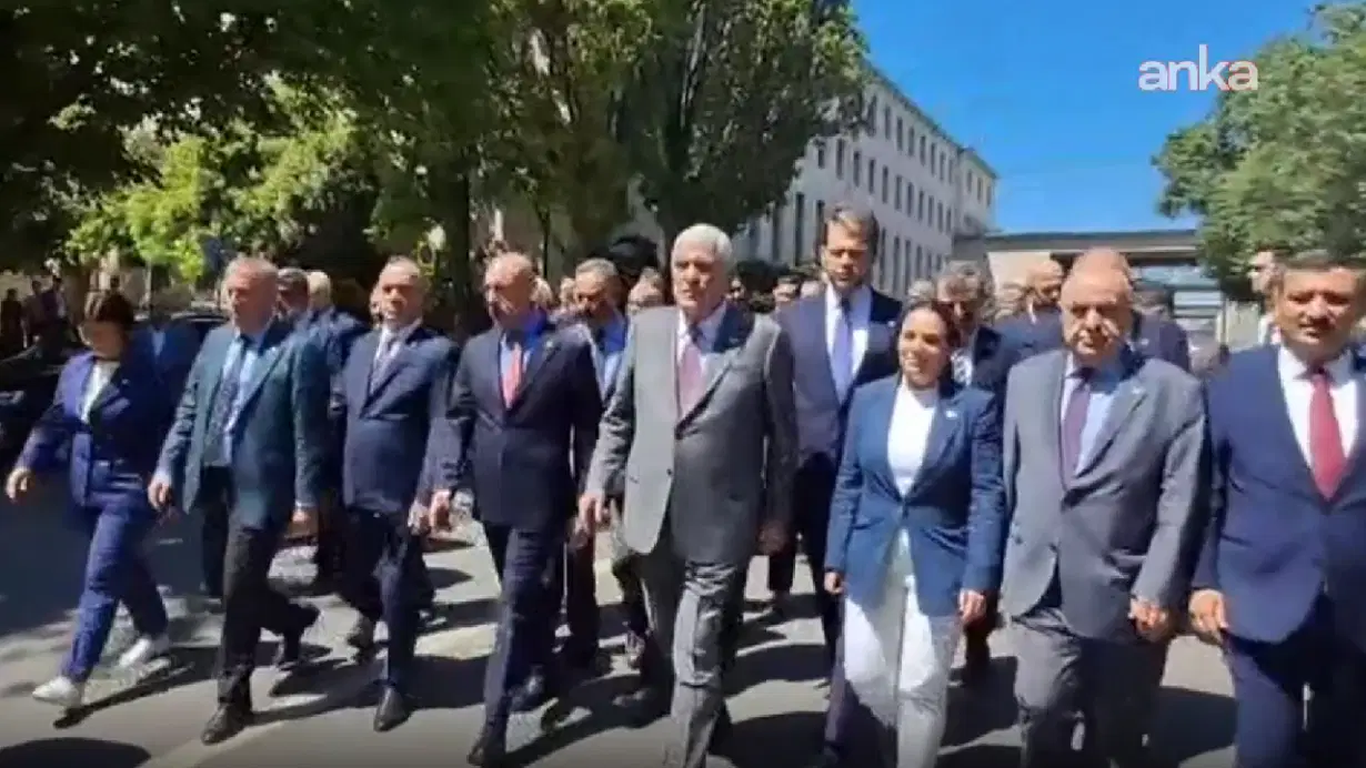 Dervişoğlu, şehit er yakınları ve gazilerin eylemine destek için TBMM’den Güvenpark’a yürüdü