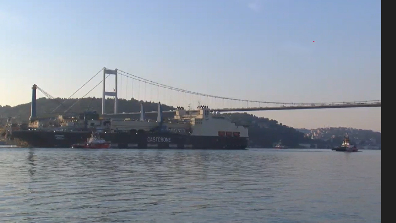 Dev boru gemisi Castorone İstanbul’u teğet geçti: Romanya’dan Yunanistan’a rotadaki gizem