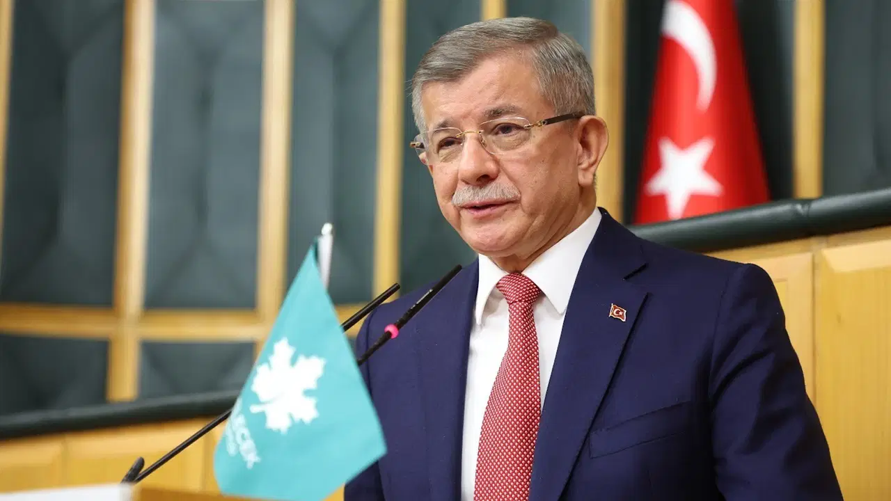Dikkat çeken iddia: ‘Ahmet Davutoğlu siyaseti bırakıyor’