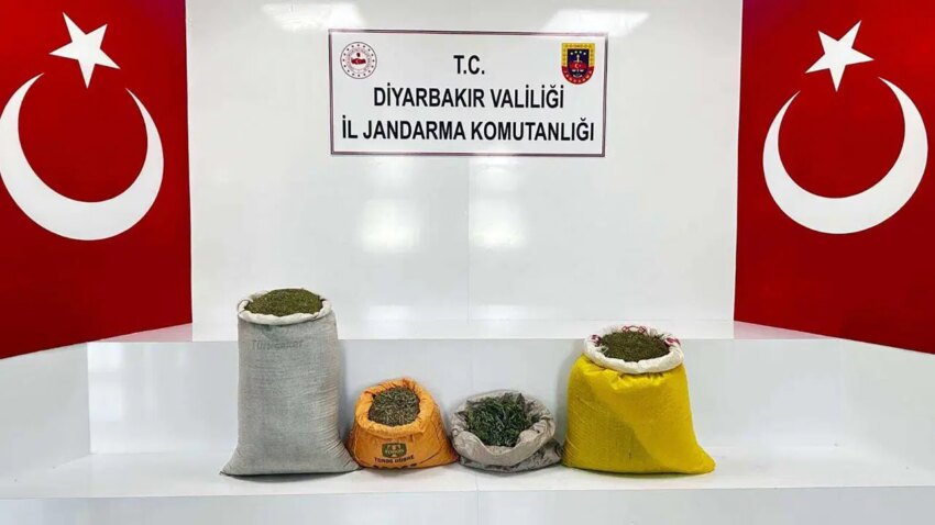 Diyarbakirda uyusturucu operasyonu 144 kilogram esrar ele gecirildi gVItxgI1.jpg