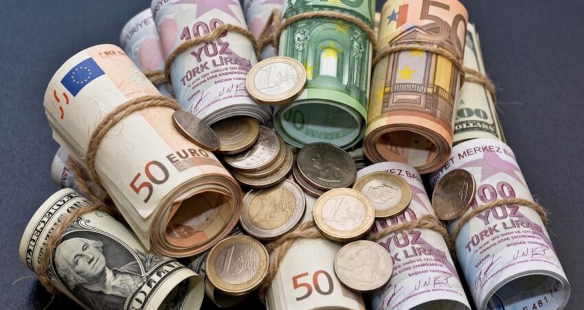 Doviz ataga gecti dolar ve euro yine pes pese rekor kirdi PrmZp2HB.jpg