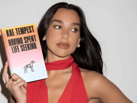 Dua lipadan sansurlenen kitaplar icin kutuphane P2IXUSB2.jpg