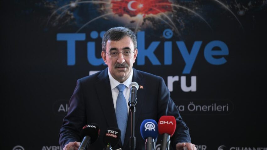 Dunya ekonomisi sikintidayken turkiye yuzde 35 buyudu cevdet yilmazdan sasirtan bilanco xipWImCf.jpg