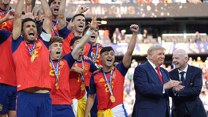 Dunya kupasi finalinde donald trumptan cok konusulacak hareket fifa baskani infantino engel olamadi vVDsBLYD.jpg