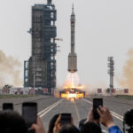 Duyaya yaklasan asteroide carparak yonunu degistirecekler nyCDzzcB.jpg