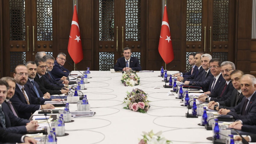 Ekonomi koordinasyon kurulu cumhurbaskani yardimcisi yilmaz baskanliginda toplandi RvHLsNGs.jpg