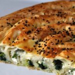 El acmasi lezzetinde hazir yufkali ispanakli borek tarifi ftUPJmGD.jpg