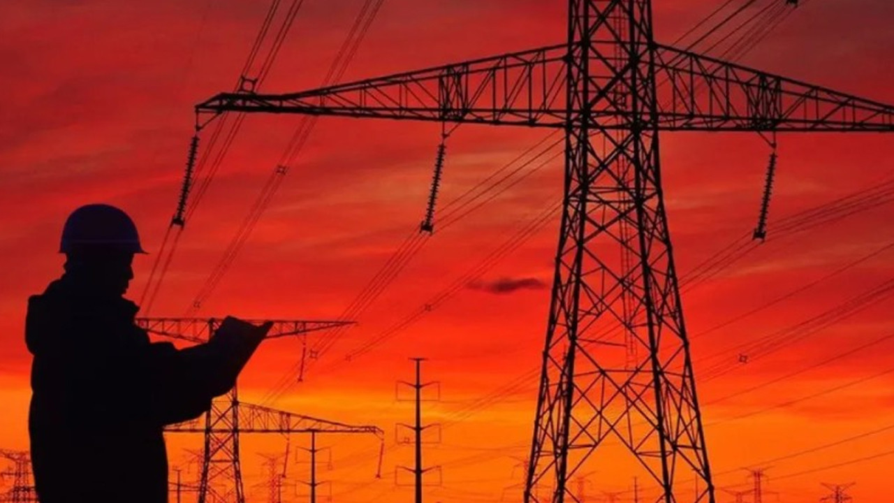 Elektrikte üretim tüketimi aştı, zirve saat şaşırttı