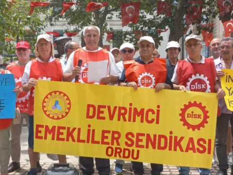 Emeklilerden ek zam cagrisi gecinemiyoruz sefalet kosullarina mahkum edildik O2WU3Jhi.jpg