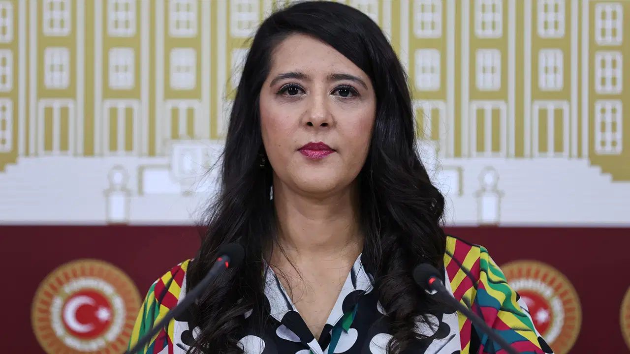 EMEP’li Karaca’dan akademisyenlerin sözleşmelerinin yenilenmemesine tepki: ‘Üniversiteler patronların muhasebe defterlerini aklama yeri değil!’