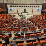 Emepli karacadan trans ogretmenin isten cikarilmasi ve onur yuruyusunde avukatlara sorusturma acilmasina iliskin soru JfnKmjtA.jpg