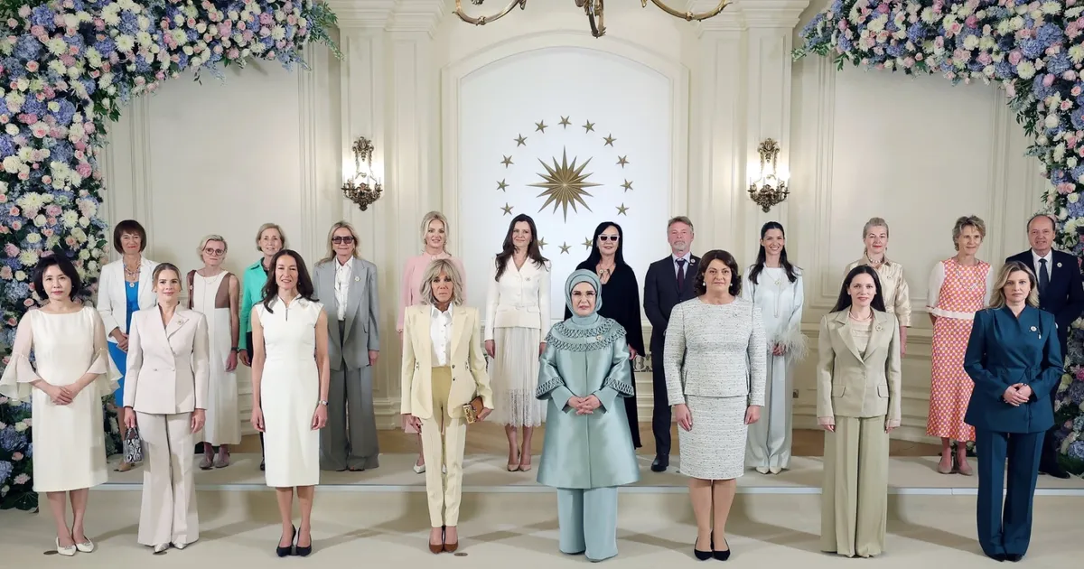 Emine Erdoğan’dan lider eşleriyle dijital güvenlik buluşması