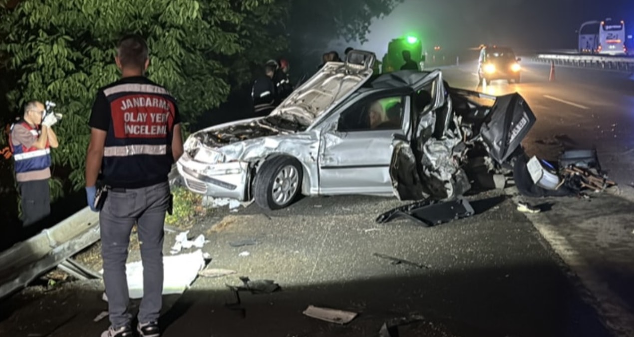 Emniyet şeridinde facia: Bir çocuk öldü 3 kişi yaralandı