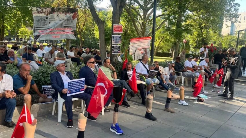 Er gazi ve sehit aileleri guvenparkta haklarimiz verilene kadar ayrilmayacagiz iU54HLln.jpg