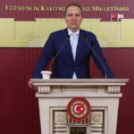 Erbakandan iktidara agir nato elestirisi masaya ev sahibi oturduk garson kalktik PVL94XI2.png