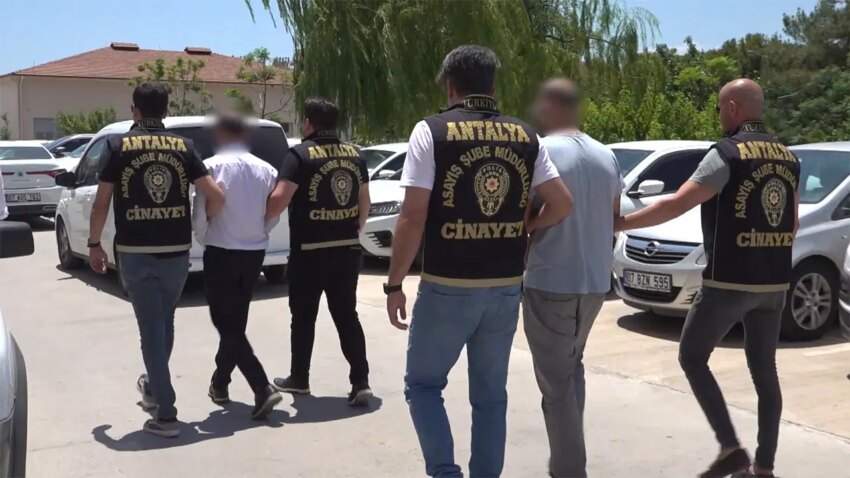 Esini oldurup ormana gomdu sesini taklit edip bankayi aradi 6lX5eirQ.jpg