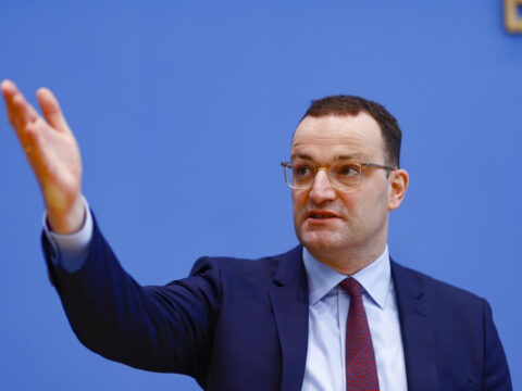 Eski bakan ortaligi karistirdi ulkesinde karsi ciktigini yurt disinda yapti QpT2qt7k.jpg