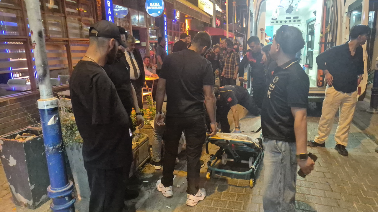 Eskişehir’de Barlar Sokağı’nda bıçaklı kavga: 1 yaralı