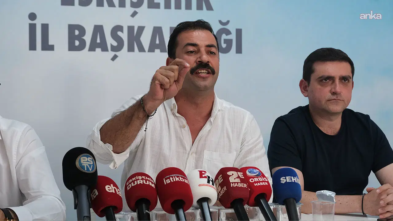 Eskişehir’de Talat Yalaz’dan sert tepki: ‘Erdoğan’a koltuk değneği olmayın’