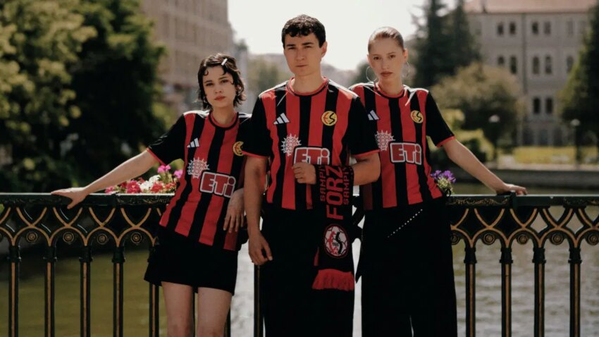 Eskisehirspor yeni sezon formalarini tanitti gSdG1Vmt.jpg