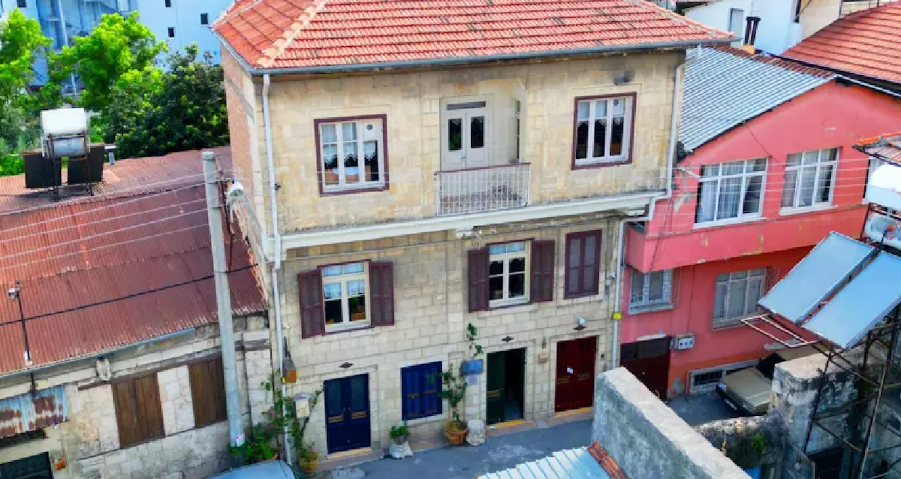 Fabrikasını satıp konak aldı: Bir hediyeyle tüm hayatını değiştirdi