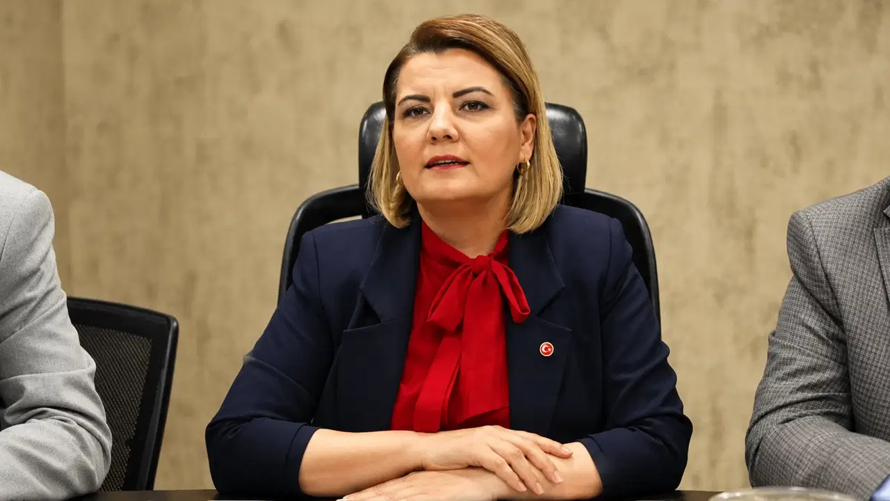Fatma Kaplan Hürriyet’ten ‘AKP’ye geçecek’ iddialarına net yanıt: ‘AKP’ye geçeceğime paşa paşa yatarım’