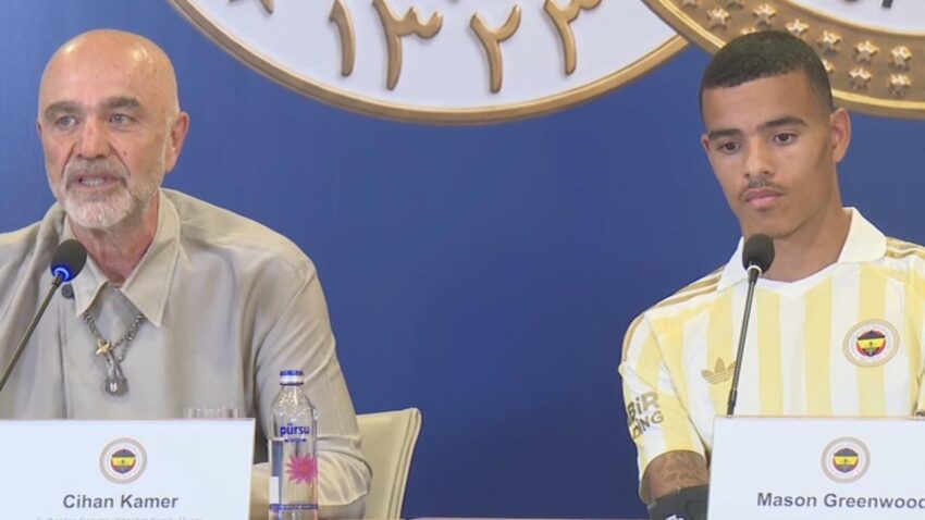 Fenerbahce greenwood nathan ake ve vedat muriqi icin imza toreni duzenliyor xp56ekbV.jpg