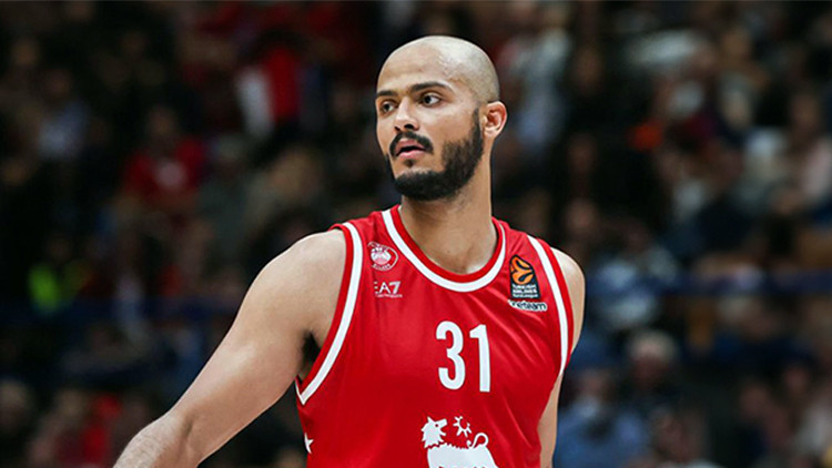 Fenerbahce shavon shields transferini acikladi xYXFNDpv.jpg