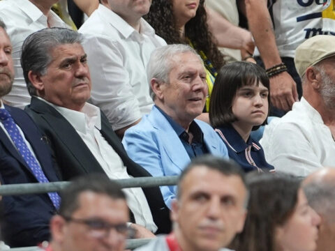 Fenerbahce ve besiktas arasinda yilin takasi gorusmeler basladi 89sH7VmP.jpg