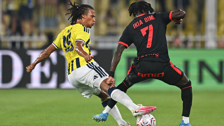 Fenerbahcede agri hissedince oyundan cikti durumu belli oldu 1yJ9na6a.jpg