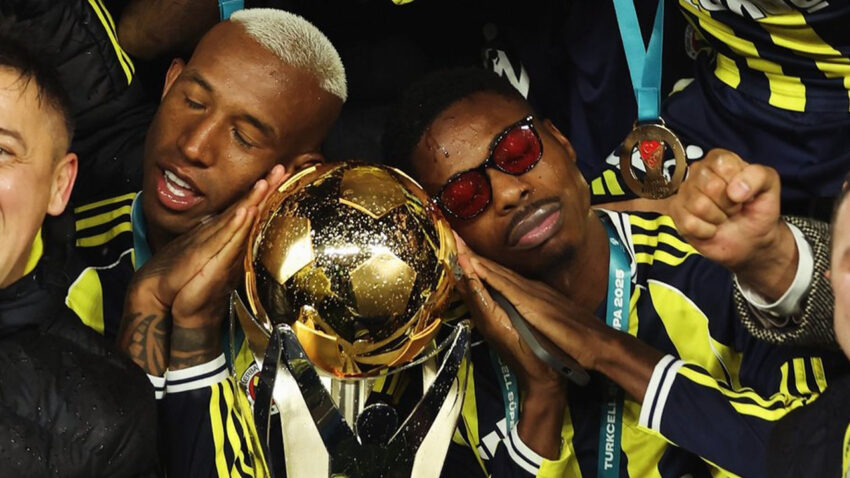 Fenerbahceli yildiz ayriligi onayladi yonetimin karari kaldi vMftwSjY.jpg