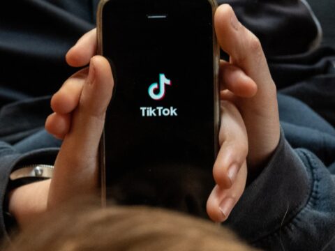 Fenomen cift tiktoktan servet kazanip devletten sosyal yardim almaya devam etti JEG3ANct.jpg