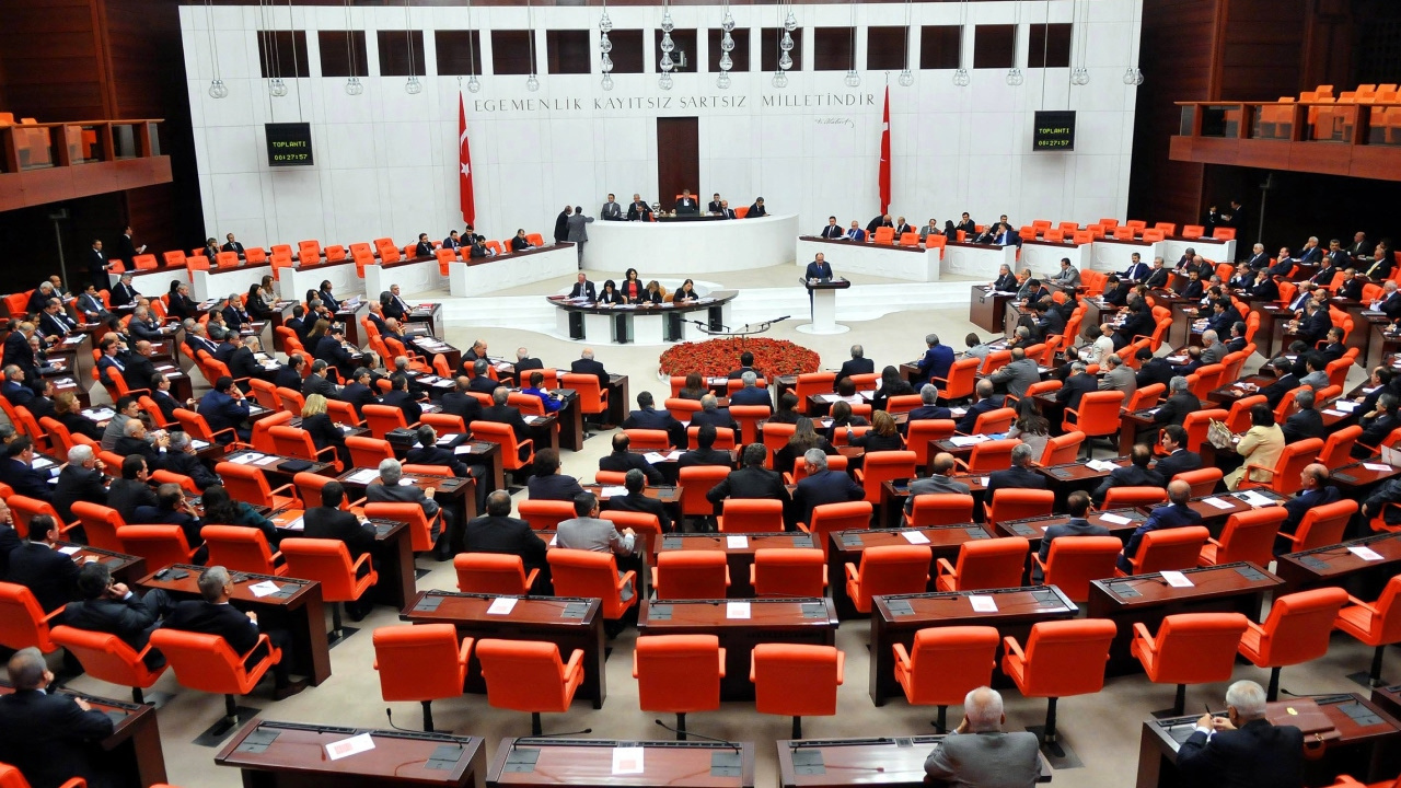 Fetonun siyasi ayagi arastirilsin onergesi akp mhp oylariyla reddedildi YW2VWg3D.jpg