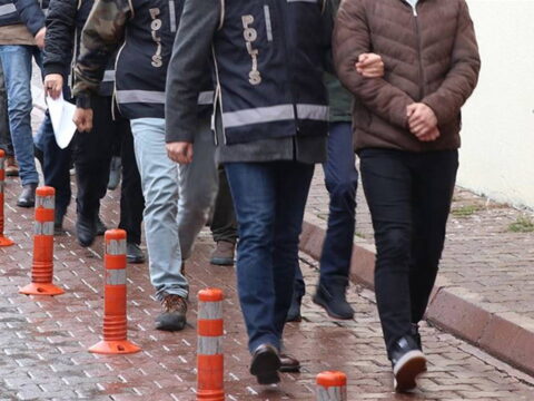 Fetoye 81 ilde dev operasyon 170i aktif kamu personeli olmak uzere 704 gozalti 269 dSx2lnGR.jpg