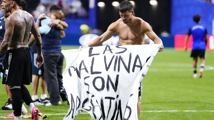 Fifa bu pankarta ne diyecek fwe9rsGX.jpg