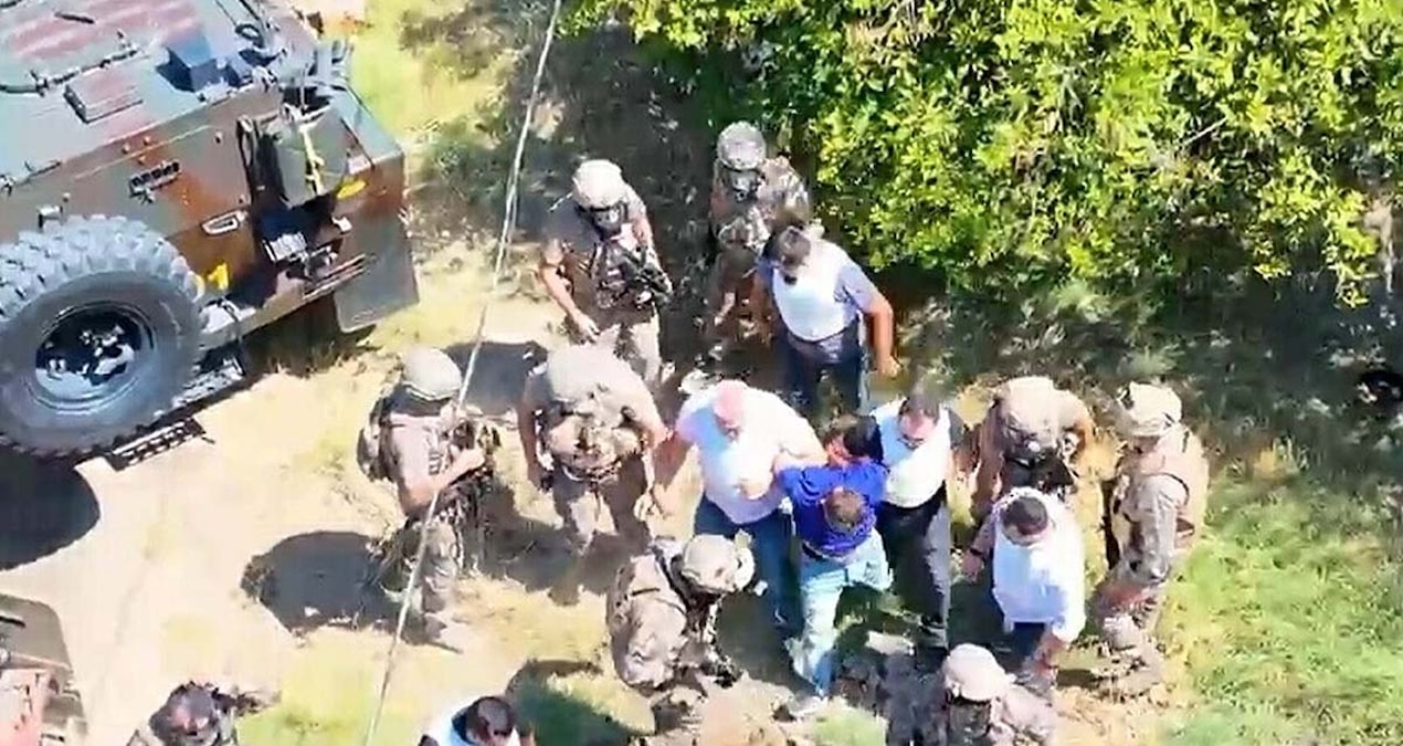 Firari hükümlü polisle çatıştı