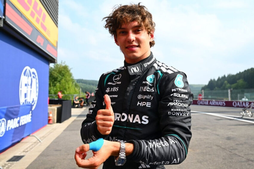 Formula 1 belcika grand prixsinde pole pozisyonu kimi antonellinin 6tF5NK8S.jpg