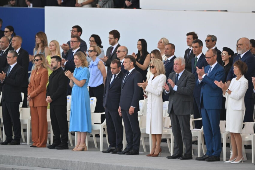 Fransa cumhurbaskani macron gozlugu bastille gununde cikardi i7IWFEUQ.jpg